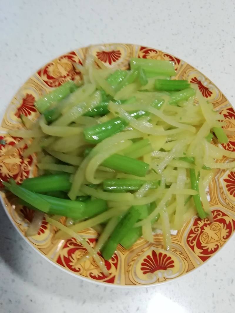 芹菜炒土豆丝的做法步骤：8