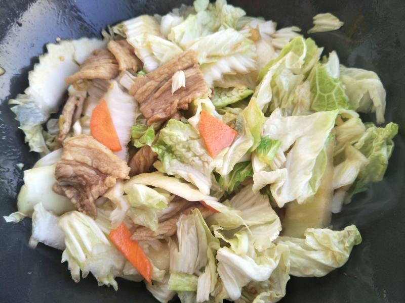 五花肉炖冻豆腐粉条的做法步骤：7