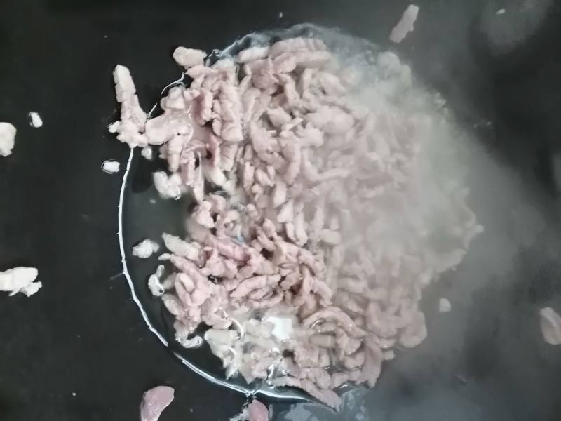 豌豆芽炒肉丝的做法步骤：4