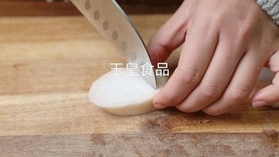 杏鲍菇红烧肉的做法步骤：3