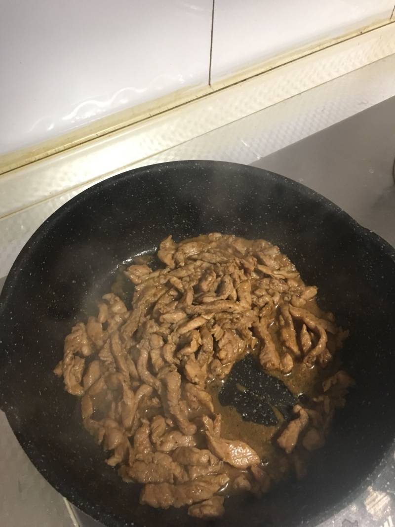 黑胡椒肉丝包饼的做法步骤：8