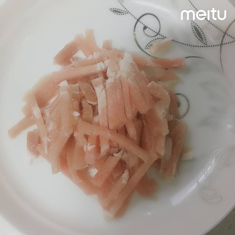 尖椒肉丝炒土豆丝的做法步骤：2