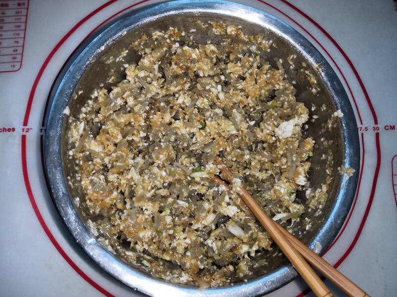 白菜粉条虾皮玉米蒸饺的做法步骤：7