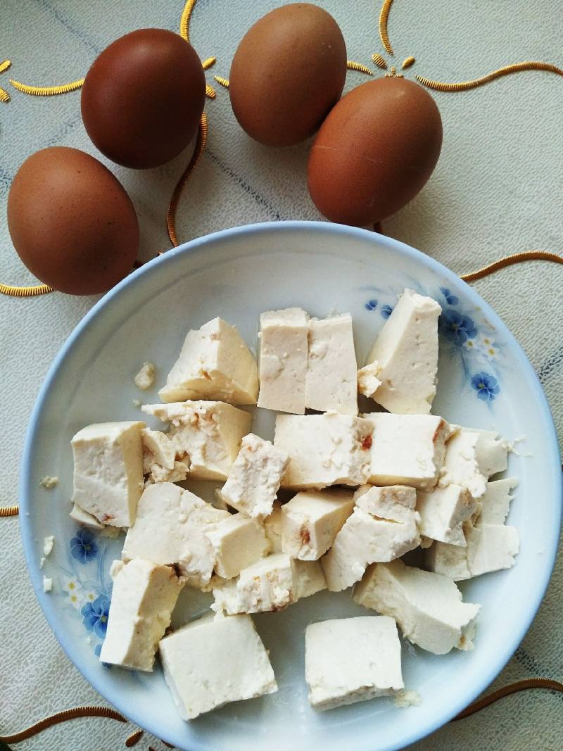 电饭煲蒸鸡蛋豆腐的做法步骤：1