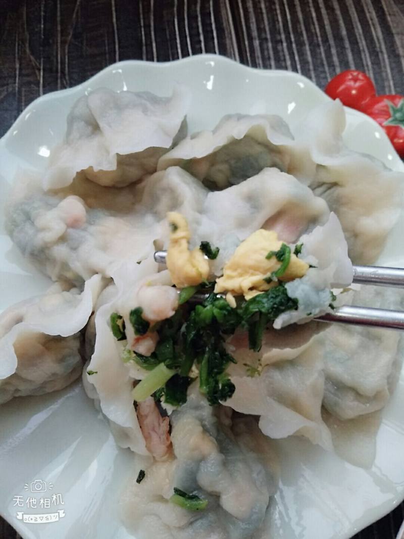 荠菜虾仁水饺的做法步骤：1