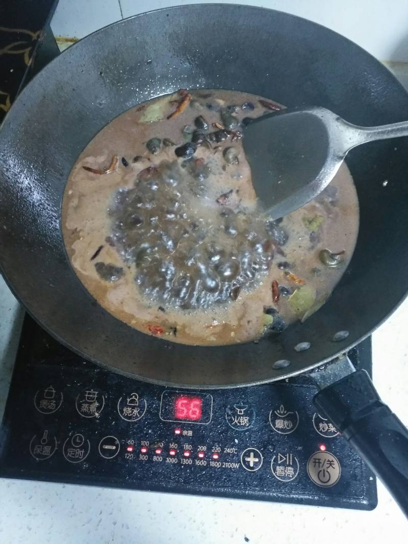 广西美食：螺蛳粉的做法步骤：4