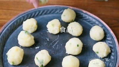 葱香小土豆的做法步骤：7