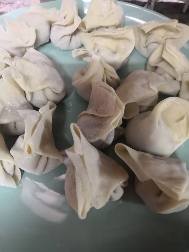 荠菜肉末鲜虾小馄饨的做法步骤：10