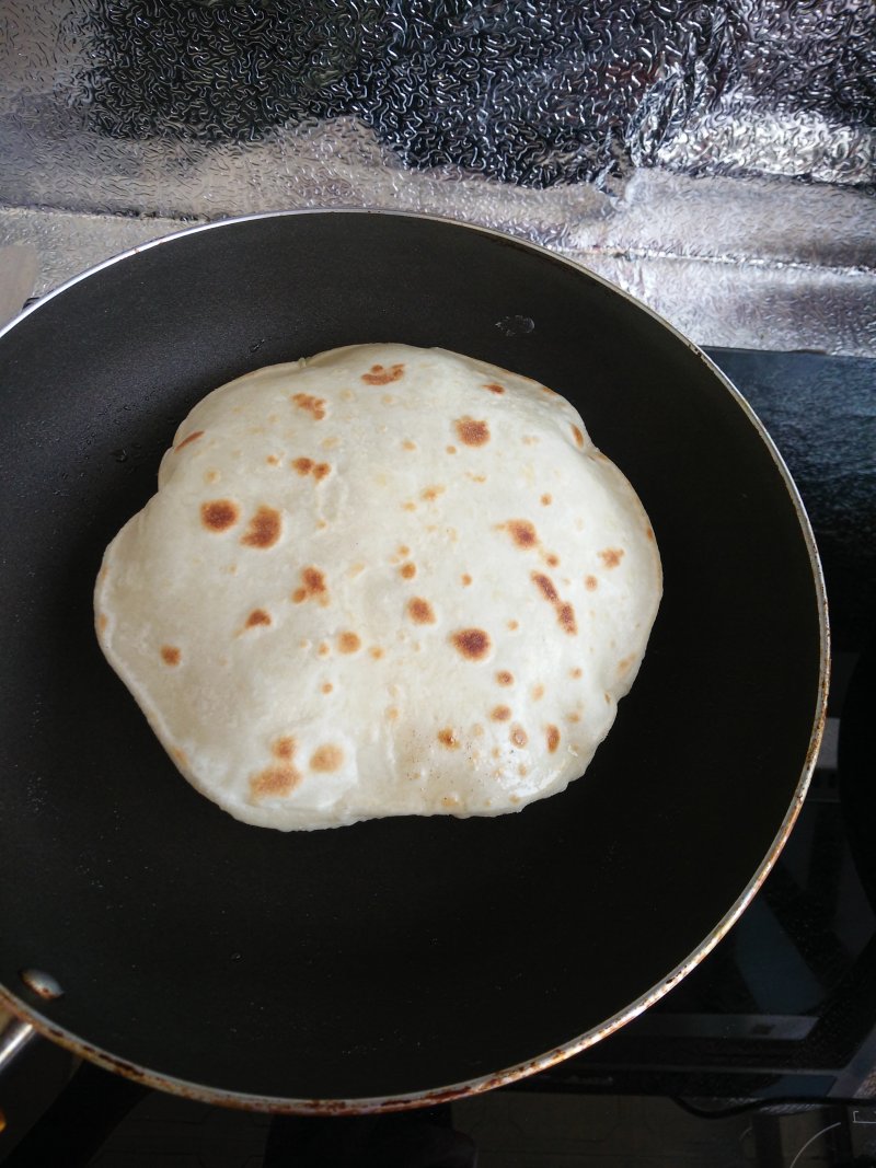 鸡蛋灌饼的做法步骤：11