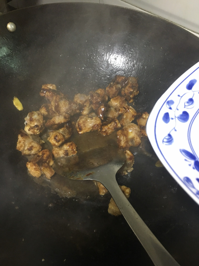 土豆焖排骨的做法步骤：7