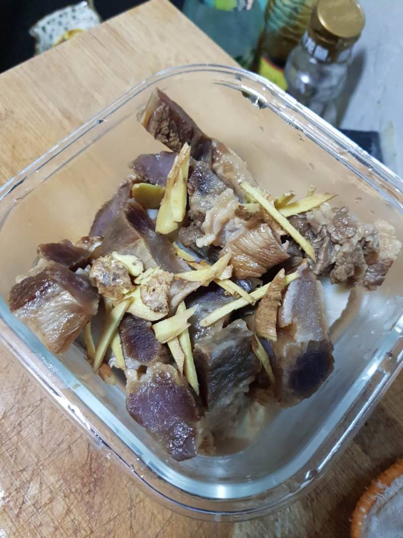 腊肉蒸腊鱼的做法步骤：2