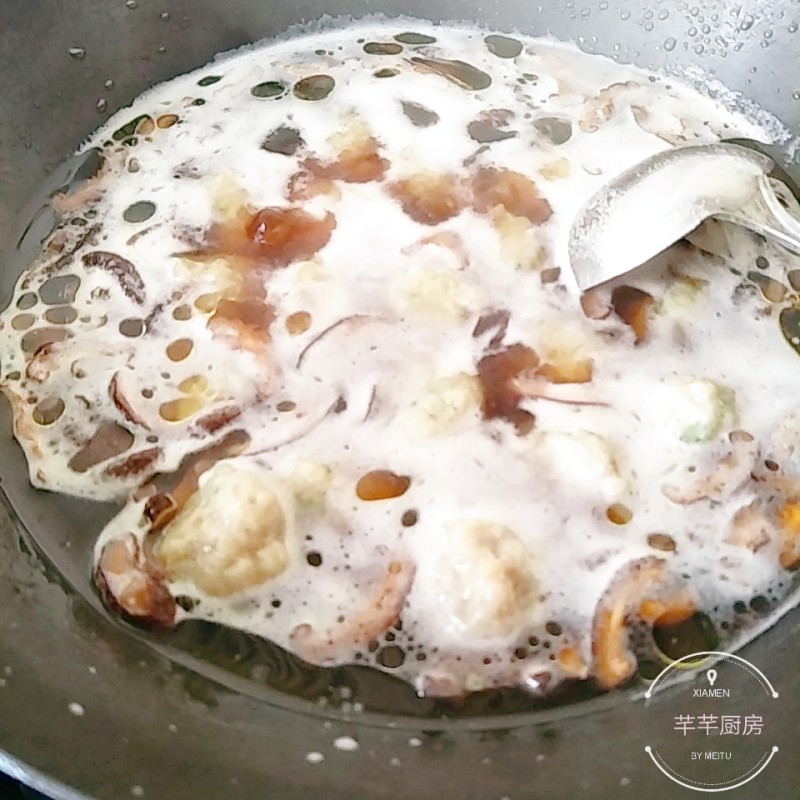 鸡肉丸子菠菜汤的做法步骤：7