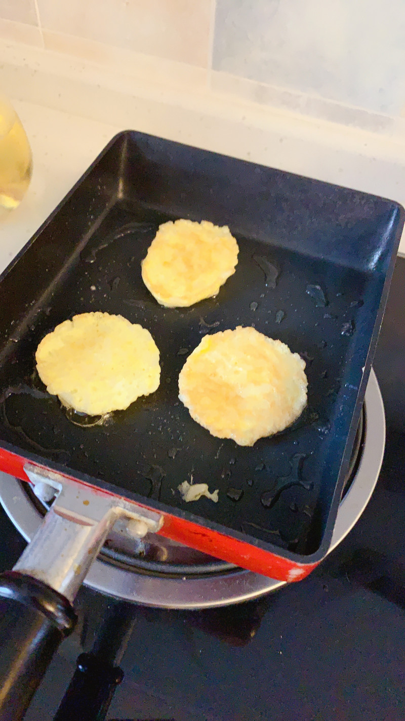 宝宝辅食鸡蛋米饭饼的做法步骤：4