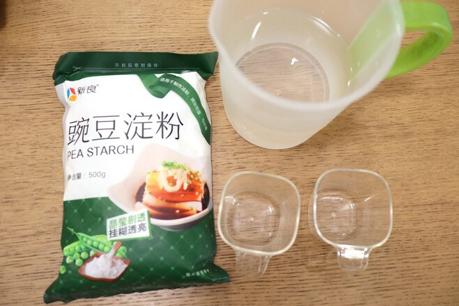 “凉菜”凉拌豌豆粉的做法步骤：1