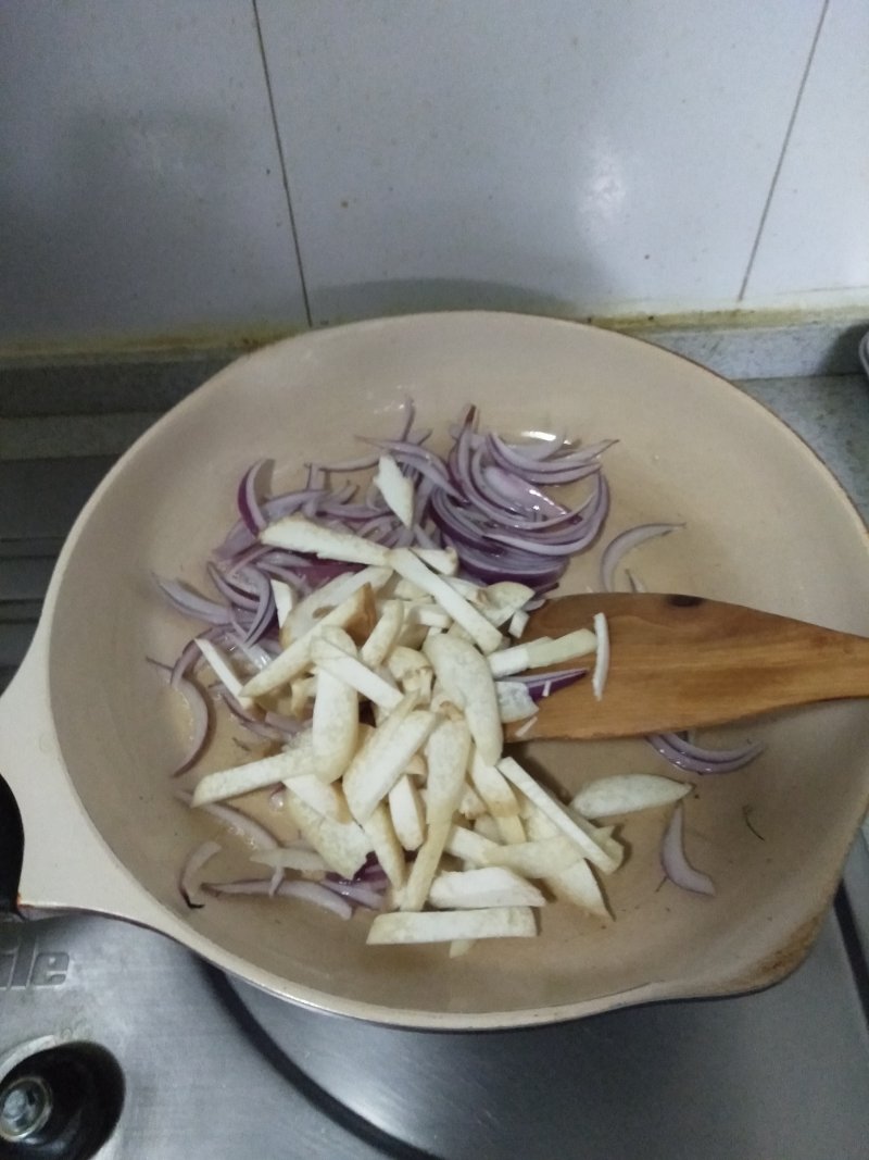 鸡胸肉炒刺老芽的做法步骤：9