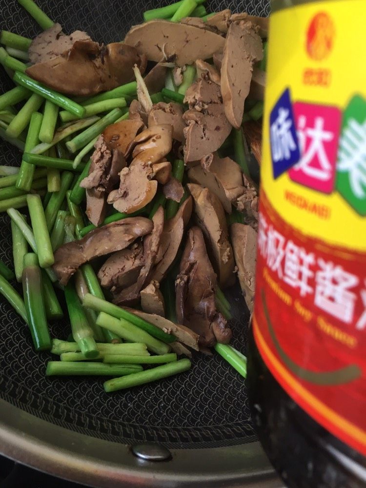 蒜苔炒鸡肝的做法步骤：9