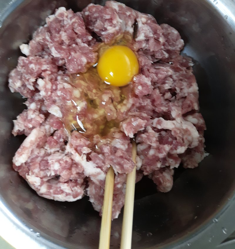 咸鸭蛋蒸肉的做法步骤：2