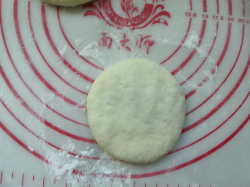 发面红薯豆沙饼的做法步骤：11