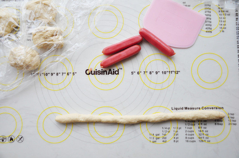 小兔子香肠面包的做法步骤：8