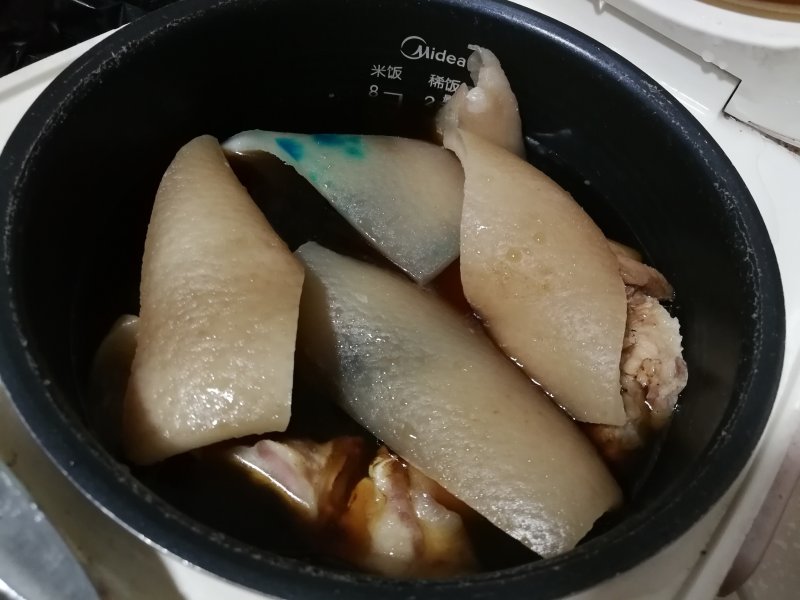 豆角炒肉皮的做法步骤：5