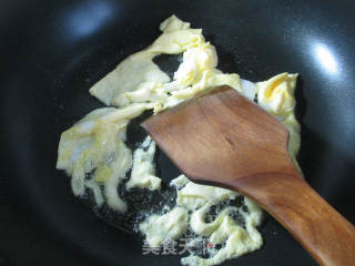 雪菜鸭蛋煮年糕的做法步骤：3