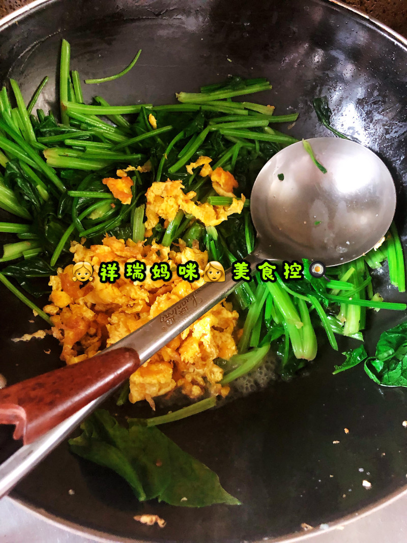 ?????仙草烹饪??cooking?????：祥瑞宝贝餐桌之菠菜炒鸡蛋的做法步骤：5