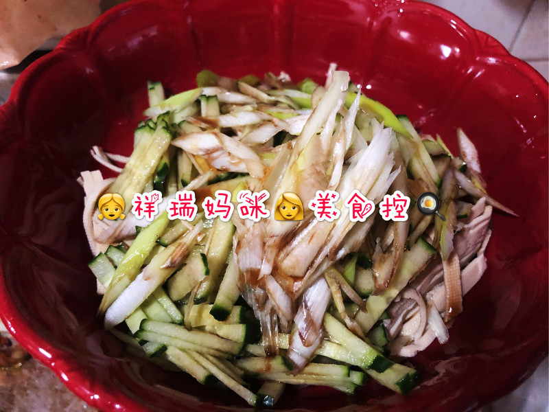 ?????仙草烹饪??cooking?????：营养丰富之开胃豆腐丝的做法步骤：4