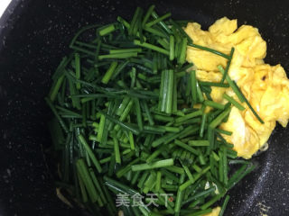 韭菜苔炒鸡蛋的做法步骤：5