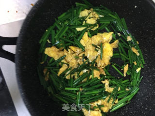 韭菜苔炒鸡蛋的做法步骤：7
