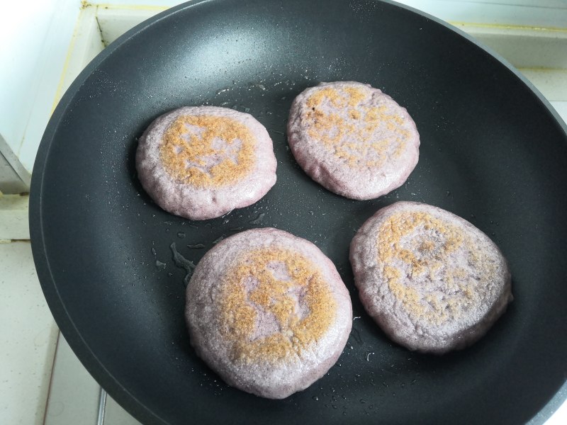 黑米面红糖芝麻饼的做法步骤：12