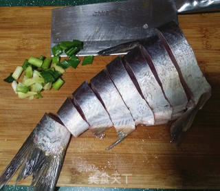 砂锅焗鱼块的做法步骤：2