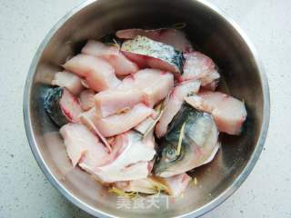 铁锅炖鱼的做法步骤：7
