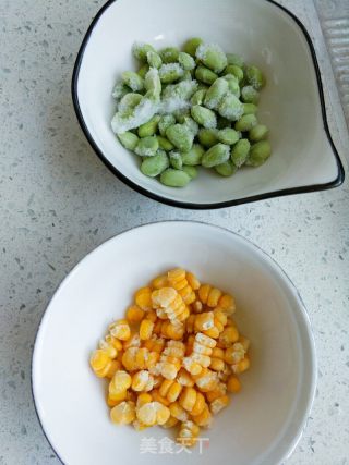 彩蔬蛋炒饭的做法步骤：3