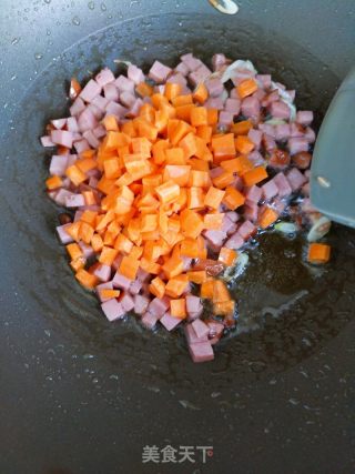 彩蔬蛋炒饭的做法步骤：8