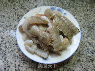 青椒炒虾蛄的做法步骤：3