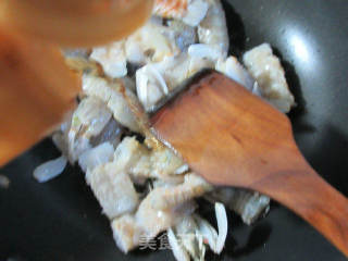 青椒炒虾蛄的做法步骤：5