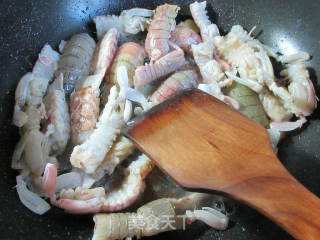 青椒炒虾蛄的做法步骤：6