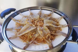 蒜蓉粉丝蒸虾——过年必备口感鲜嫩，好吃入味，上桌赞不绝口的做法步骤：12