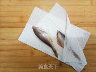 焖酥鱼（罐头）的做法步骤：2