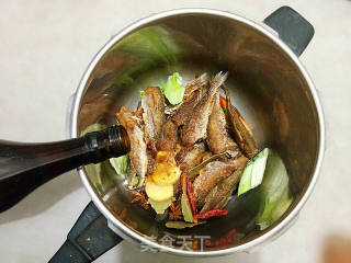 焖酥鱼（罐头）的做法步骤：6