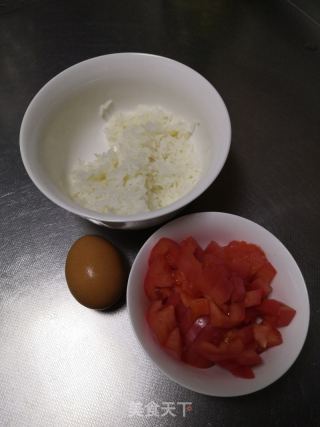 西红柿蛋炒饭的做法步骤：1