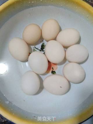自制咸鸡蛋的做法步骤：3