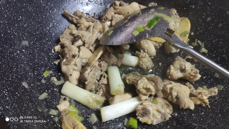 鲜鸡汤+烫饭的做法步骤：6