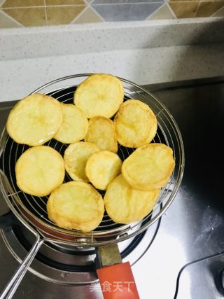 炸土豆片的做法步骤：6