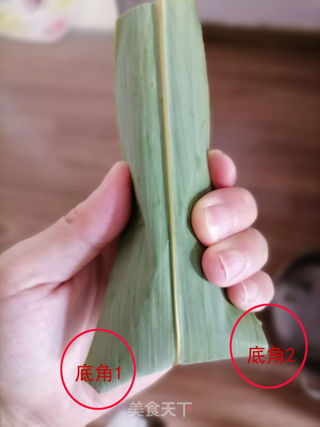 红枣甜粽 蜜枣粽子 四角粽子的做法 端午节粽子 粽子的包法的做法步骤：11