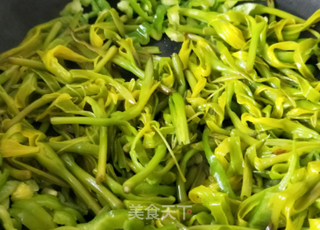 黃花菜炒蛋的做法_黃花菜炒蛋怎麼做_全の美食的菜譜_美食天下