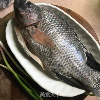 清蒸福寿鱼（罗非鱼）的做法步骤：1