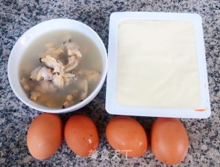 #蒸菜#蚬子豆腐蒸蛋羹的做法步骤：1