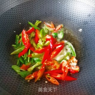 韭菜花炒牛肉的做法步骤：5