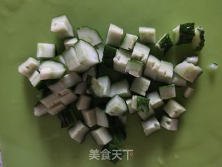 青瓜雪梨汁的做法步骤：2